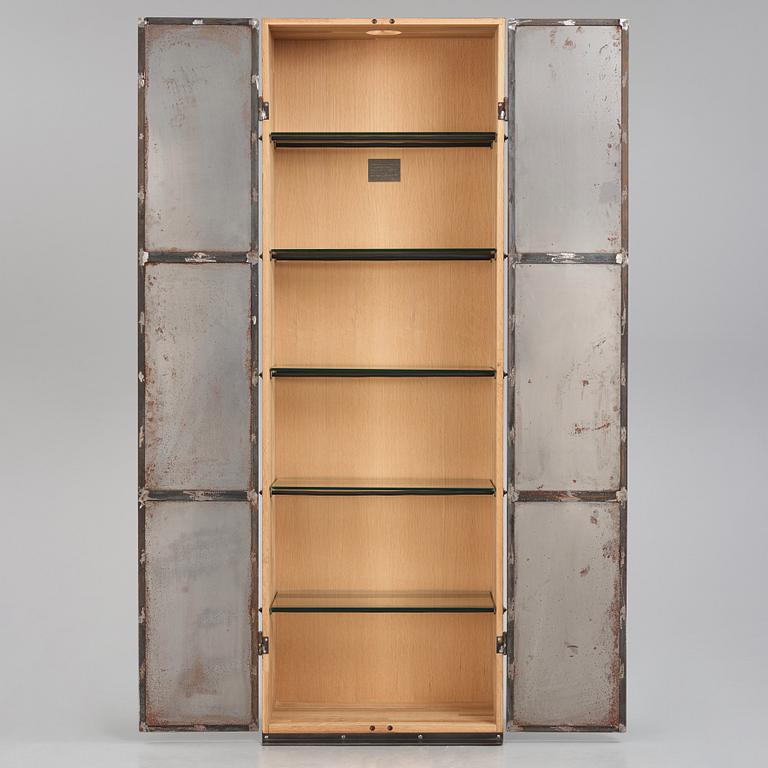 Jonas Bohlin, a 'Slottsbacken' cabinet, ed. 71/200, Källemo, Sweden post 1987.