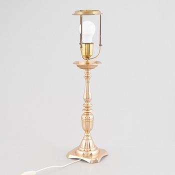 Bordslampa, modell 2607, Firma Svenskt Tenn, 1900-talets andra hälft.