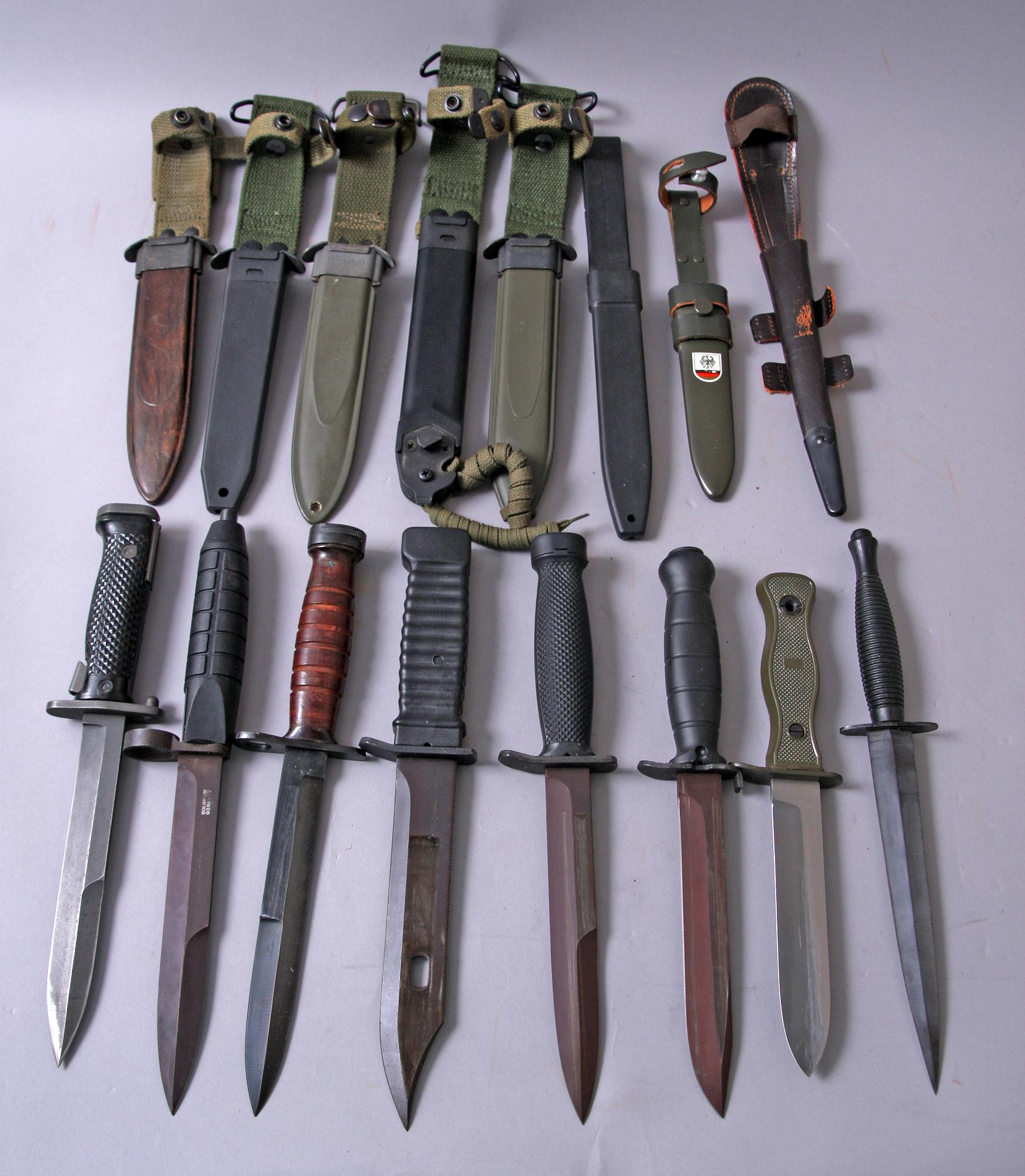COMMANDOKNIVAR OCH BAJONETTER MM, 8+2.