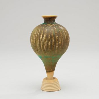 A Wilhelm Kåge 'Farsta Spirea' stoneware vase, Gustavsberg Studio 1957.