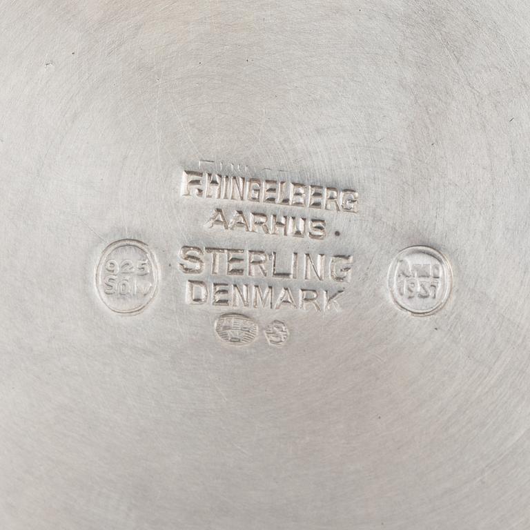 Svend Weihrauch, skål med hänkel, sterlingsilver, Franz Hingelberg, Århus 1937.