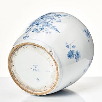 A Swedish faience jar, Marieberg, 18th Century.