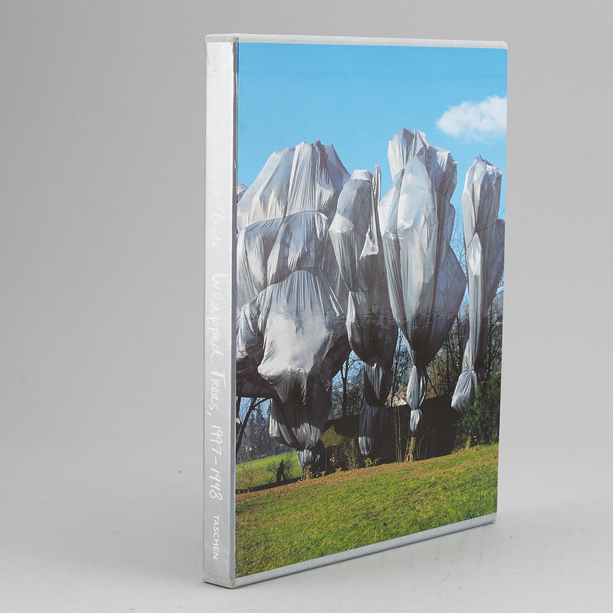 BOOK, "Christo and Jeanne-Claude, Wrapped Trees, Basel 1997–1998", 641/1000.