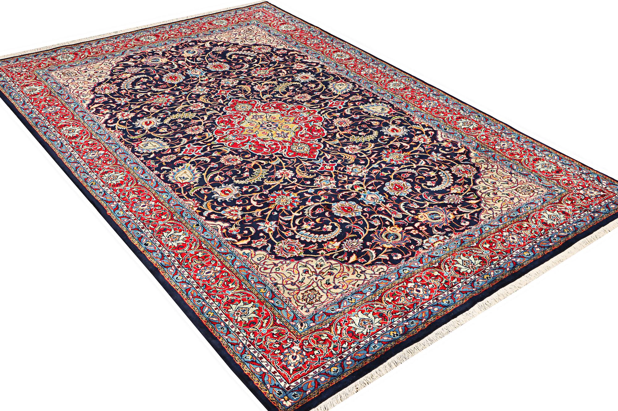 A KAshan carpet, a. 312 x 206 cm.