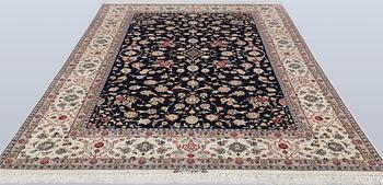 Carpet, Isfahan with silk elements, 300 x 203 cm.