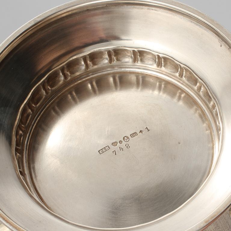 KAFFESERVIS, 3 delar, silver C.H Hallberg, Stockholm, 1928, vikt 910 gram.