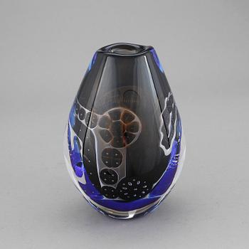 VAS, glas, "Flickan och duvan", Ariel. Edvin Öhrström, Orrefors, 1987.
