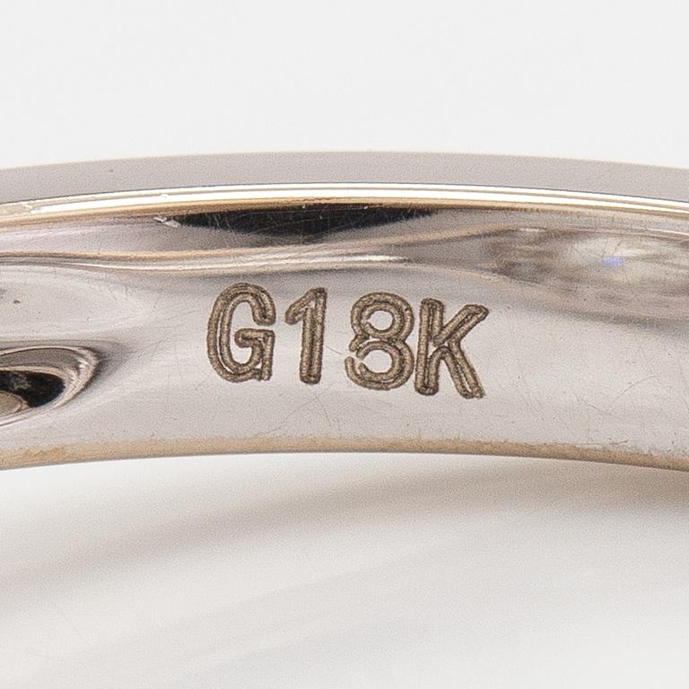 Ring, 18K vitguld, diamanter ca 1.76 ct tot. IGI- och GIA-certifikat.