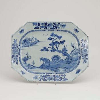STEKFAT, porslin, Kina, Qianlong 1736-1795.