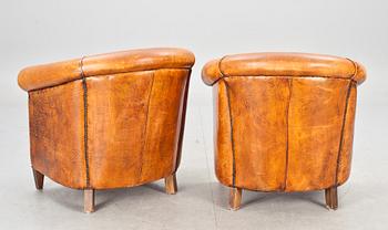 CLUBFÅTÖLJER, ett par, 1900-talets slut.