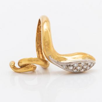 Ring 18K guld och briljanter , total vikt 9,5 g.