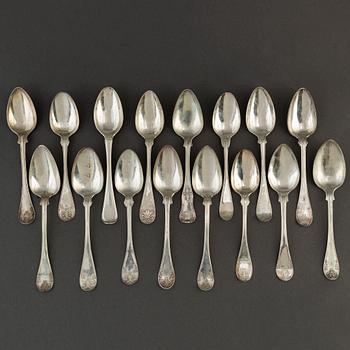 Sixteen 18th and 19th Century silver spoons.