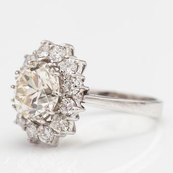 Sormus, 18K valkokultaa, vanhahiottu ja briljanttihiottuja timantteja n. 3.68 ct yht. Leimattu HEG.