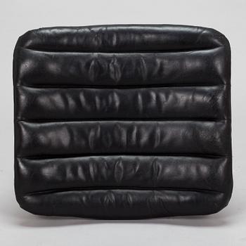 Ilmari Lappalainen, fotpall, "Pulkka" Asko, Finland. Formgiven 1968.