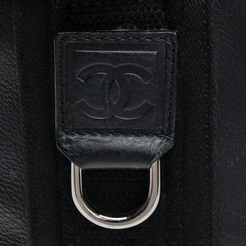 LAUKKU, Chanel.