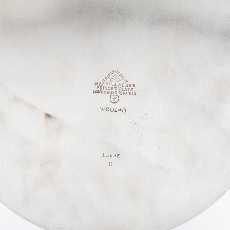 Sugar bowls 4 pcs in the Gustavian style, silver plate, and a box with a lid by Mappin & Webb.