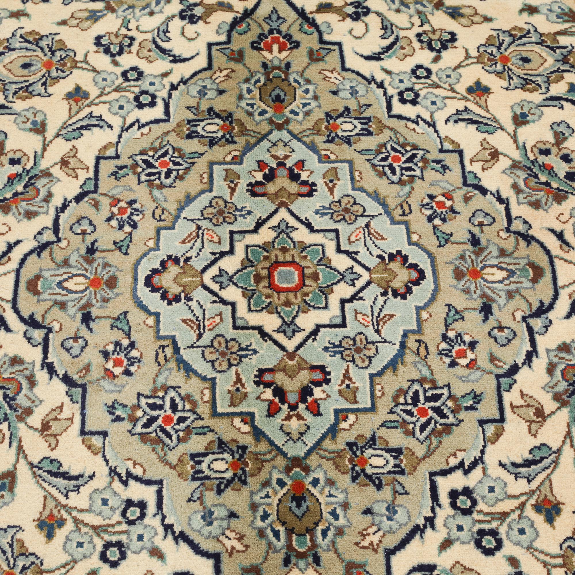 A KESHAN RUG, ca 300 x 200 cm.