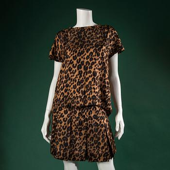 A top and skirt, by LOUIS VUITTON, in size 40(FR).