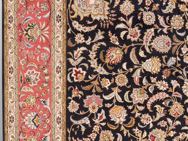 Matta, Täbris s.k 50 Radj, ca 312 x 245 cm.