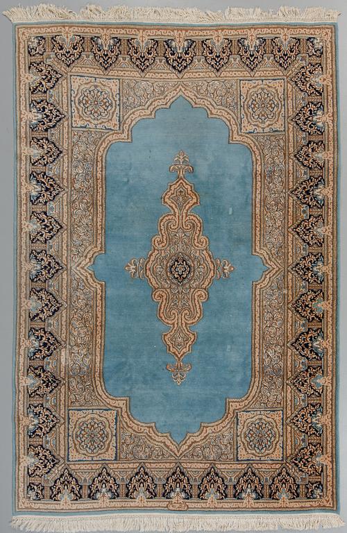 MATTA, Kirman, signerad, old, ca 290 x 196 cm.