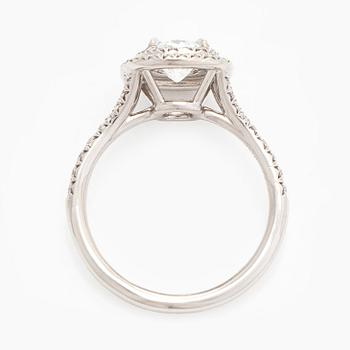 Tiffany & Co, Ring, "Soleste Cushion-cut Double Halo", platina och diamanter.