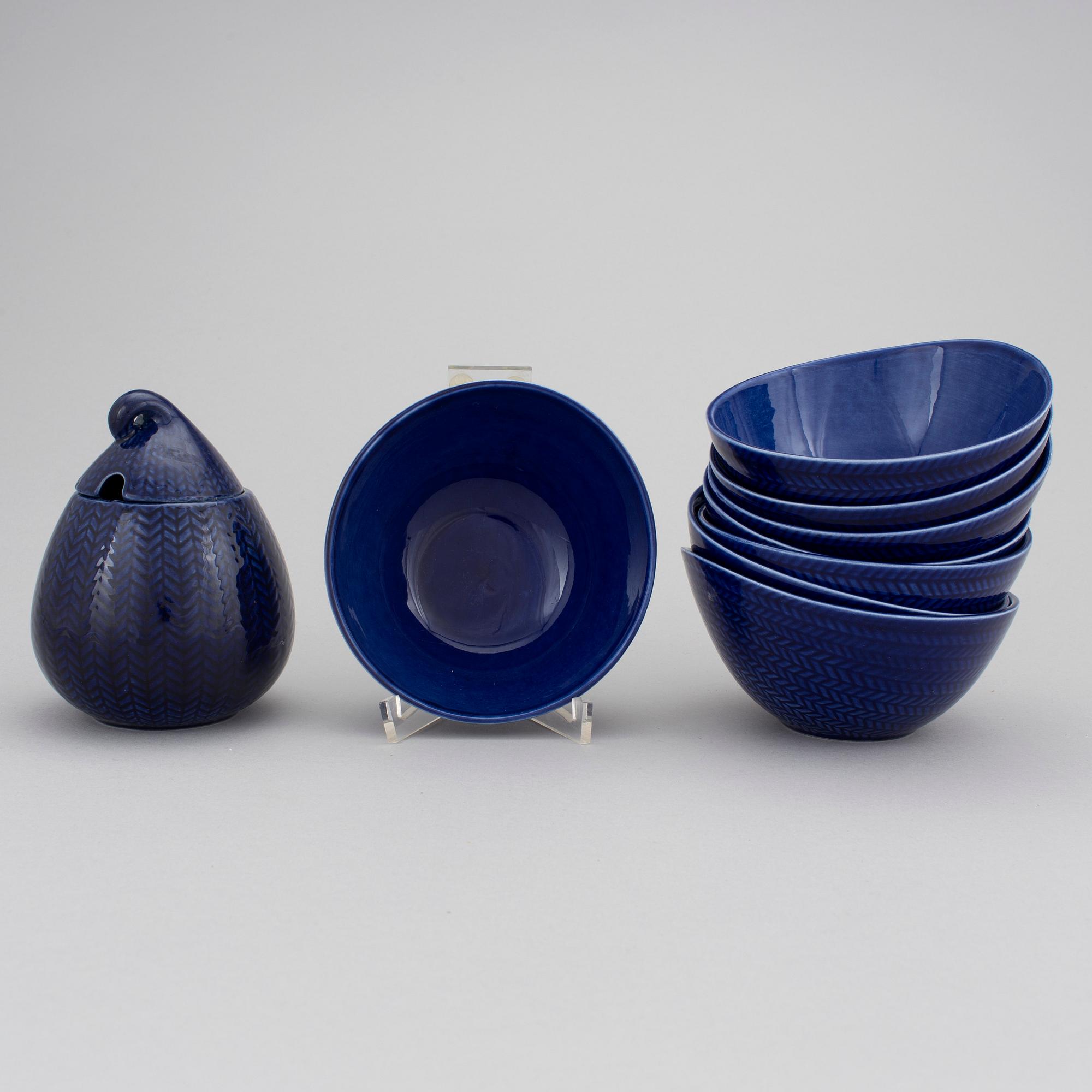 Hertha Bengtsson, 9 pieces of the "Blå eld" service, Rörstrand.