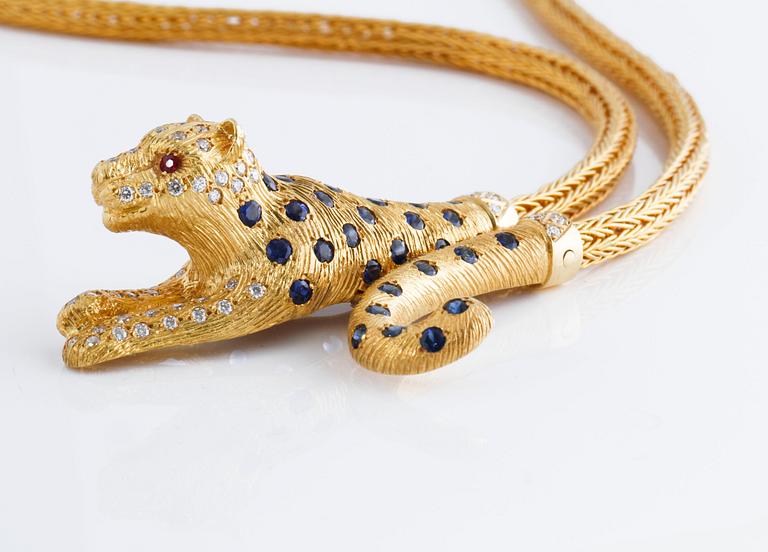 COLLIER, med safirer, rubiner och briljantslipade diamanter.