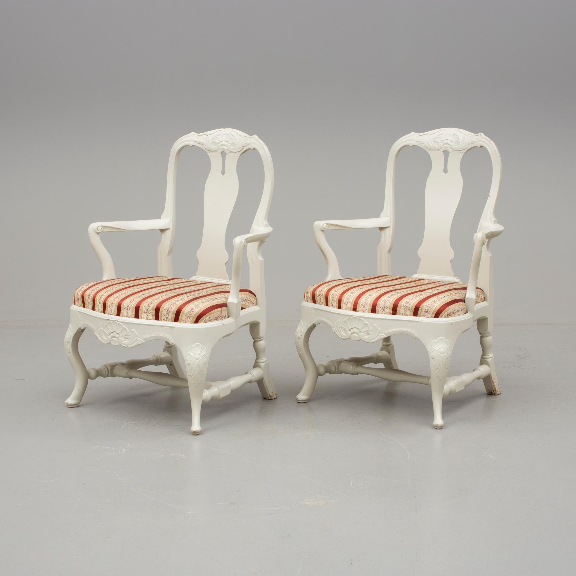 KARMSTOLAR, ett par, rokokostil, 1900-tal.