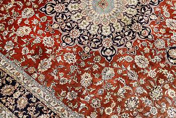 Matta, silke, orientalisk, ca 246 x 155 cm.