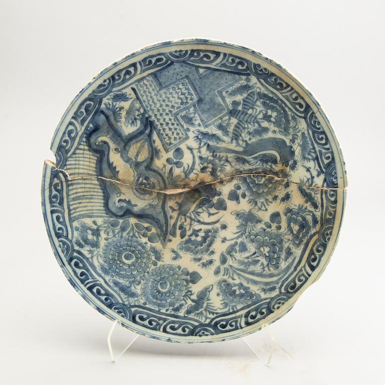 Two large blue and white Persian chargers, 18th/19th Century. Study pieces, fragments.