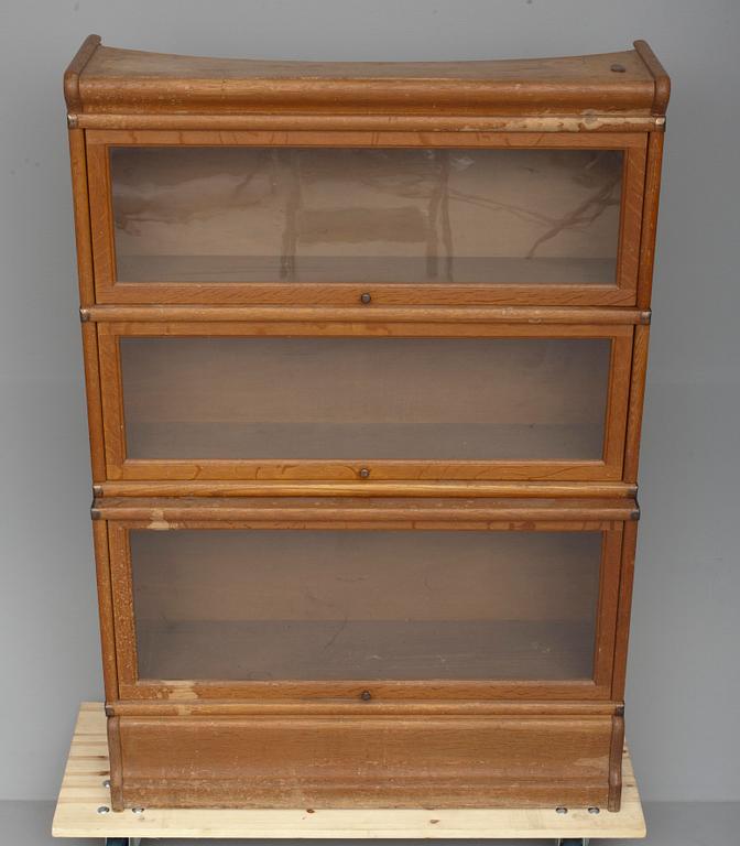 BOKHYLLA, möjligen Billnäs, 1900-talets första hälft.