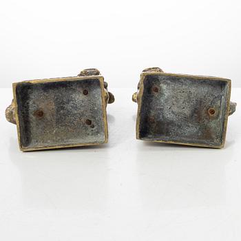 A pair of bronze budhist lions, 1900s.