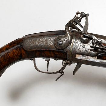 Flintlåspistol, s k Wender, signerad, 1700-talets mitt.
