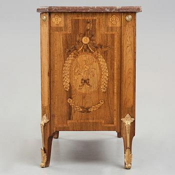 A Gustavian 18th century commode in the manner of Johan Wilhelm Metzmacher (master in Stockholm 1769-1783).