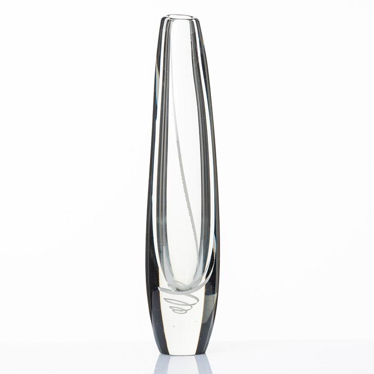 Gunnel Nyman, a "Serpentin" glass vase, Nuutajärvi Notsjö, Finland 1940-50's.