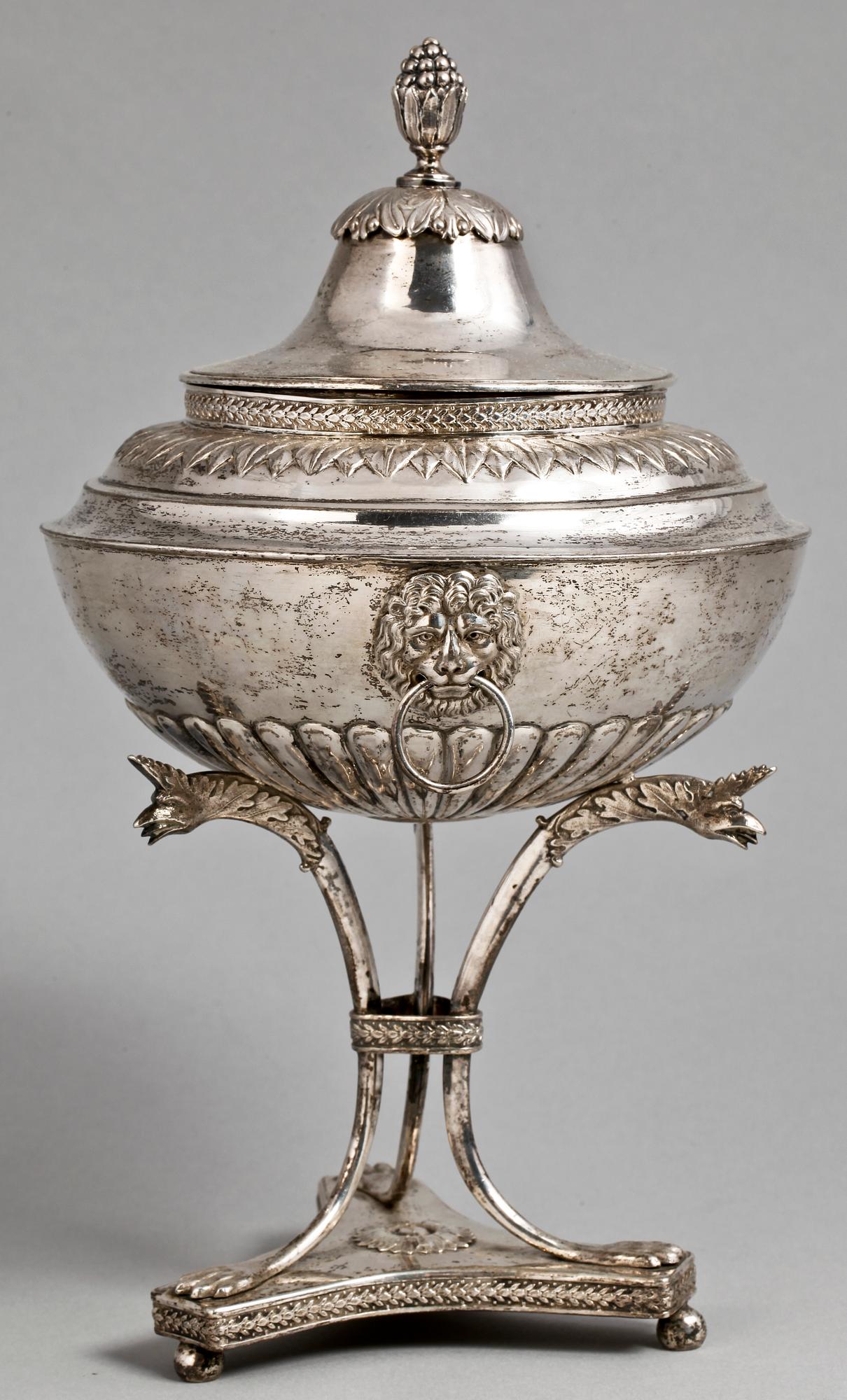 SOCKERSKÅL, silver, empire, Johan Petter Grönvall, Stockholm, 1829. Vikt 603 g.