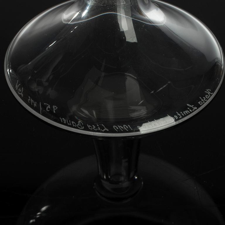 LISA BAUER, skålar på fot, 2 st, glas, signerade, Kosta, 1979.