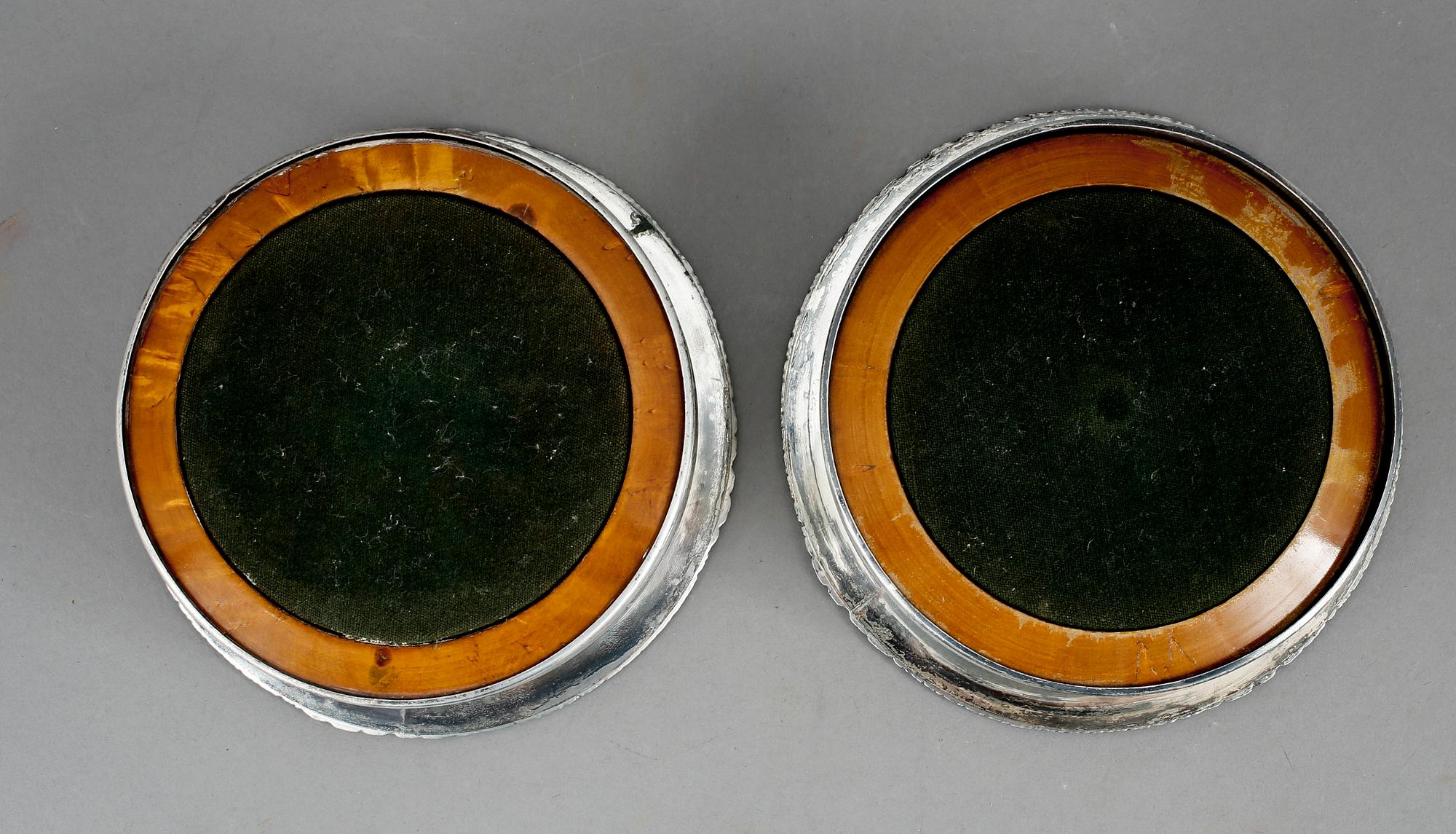 COASTERS, 2 st, nysilver, märkta Bannister, sekelskiftet 1800/1900.