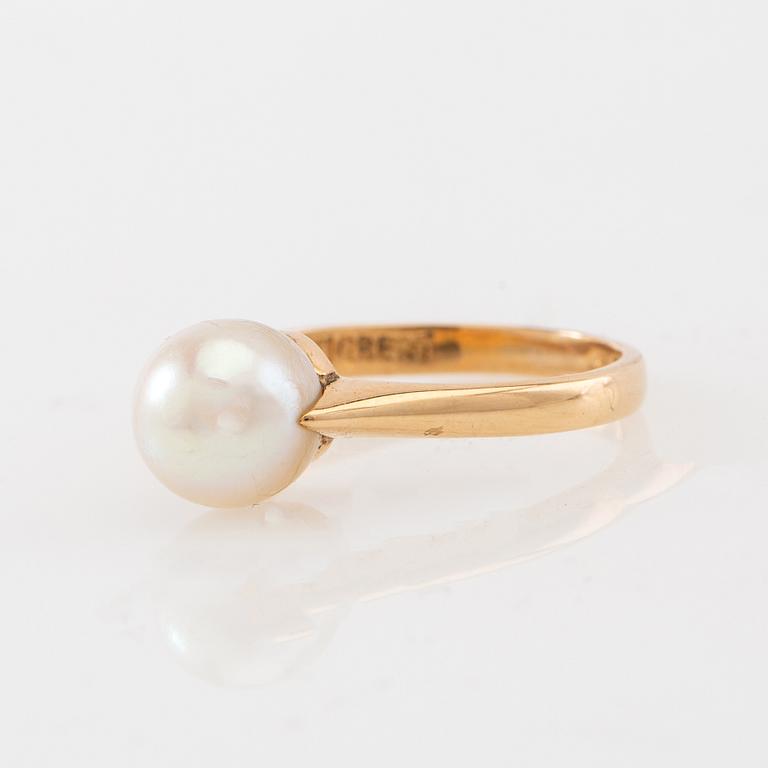 Ring, 18K gold and pearl, Stigbert, Stockholm, 1964.