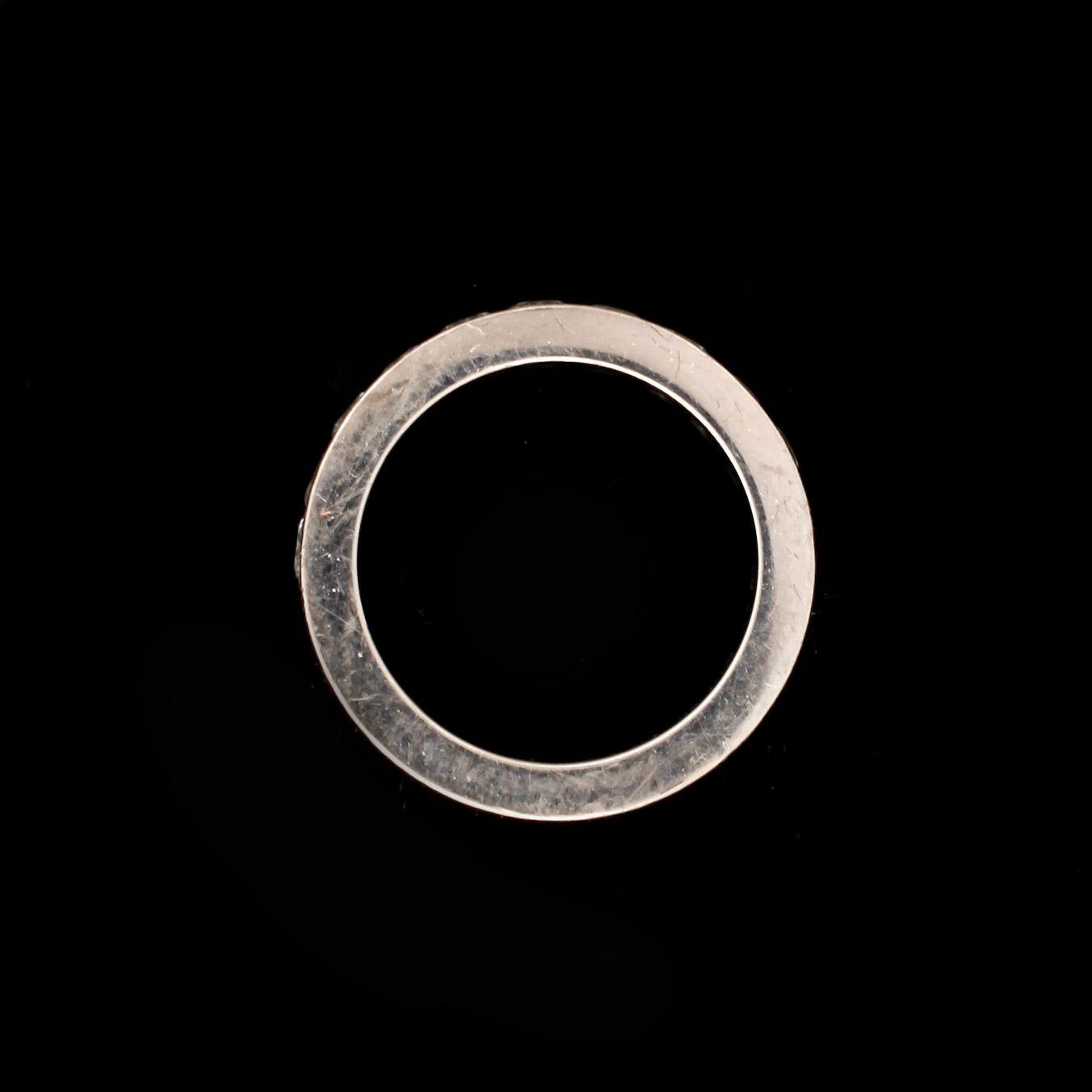 RING, alliansring, 18k vitguld med flanderslipade diamanter tot ca 1,00ct. Vikt 6,4g.
