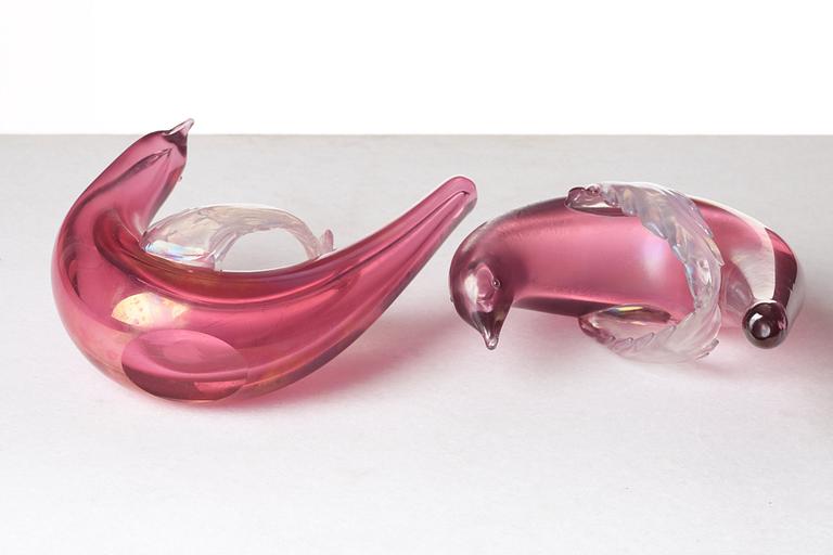 Tyra Lundgren, two irridescent glass pigeons, Venini Murano, Italy, model 10627, designed  about 1938.