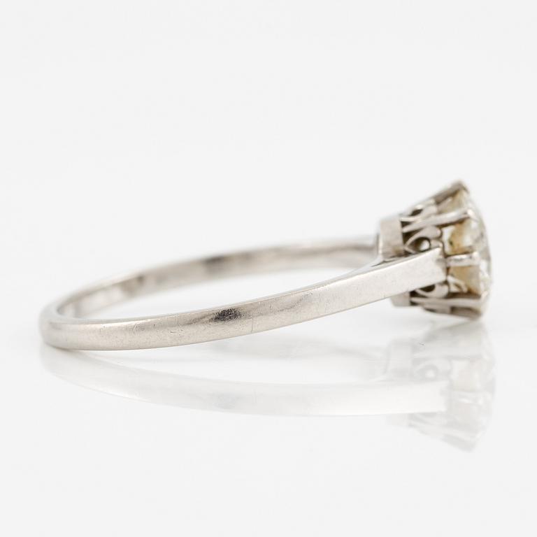 Ring, platinum with a brilliant-cut diamond, 1.05 ct according to the engraving.