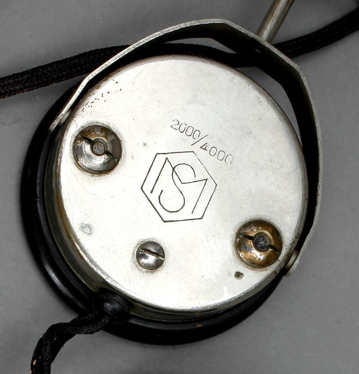 VÄGGTELEFON, med tillbehör, tidigt 1900-tal.