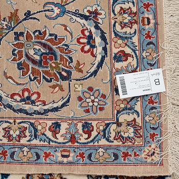 MATTA old Isfahan, märkt Davari, ca 318,5 x 206,5 cm.