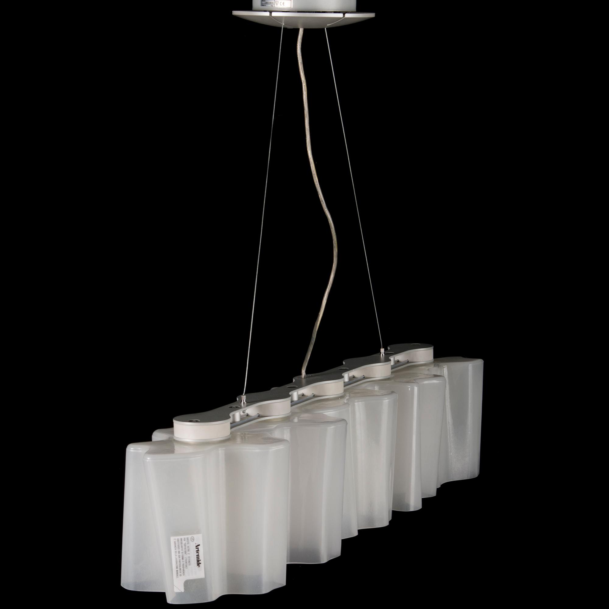 An Italian Artemide 5-light 'Logico Micro' suspension lamp designed by Michele De Lucchi och Gerhardt Reichert.