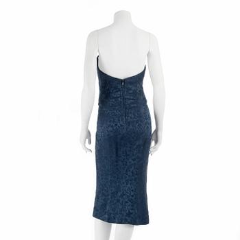 L'WREN SCOTT, a strapless dress. Size 44.