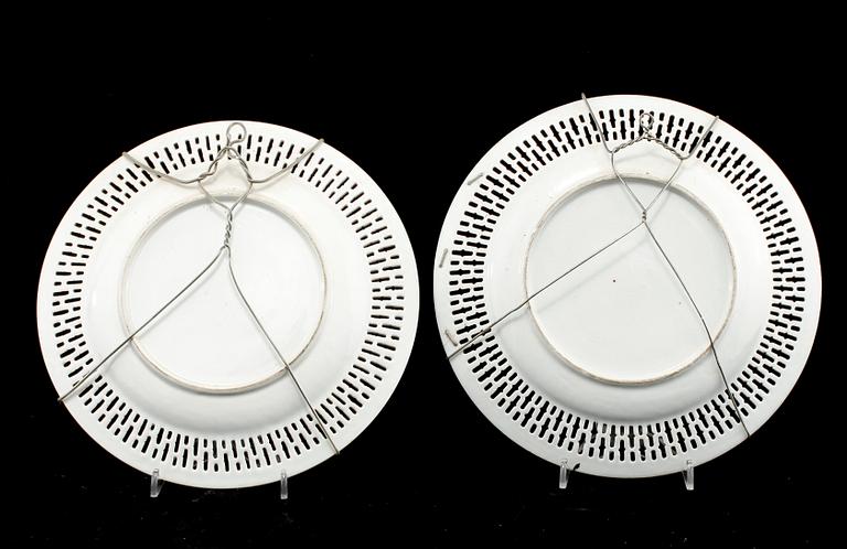 TALLRIKAR, 2 st, porslin, Kina, 1800-tal.