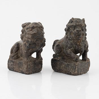 A matched set of scroll weights in the shape of buddhist lions, late Mingdynasty/early Qing dynasty.