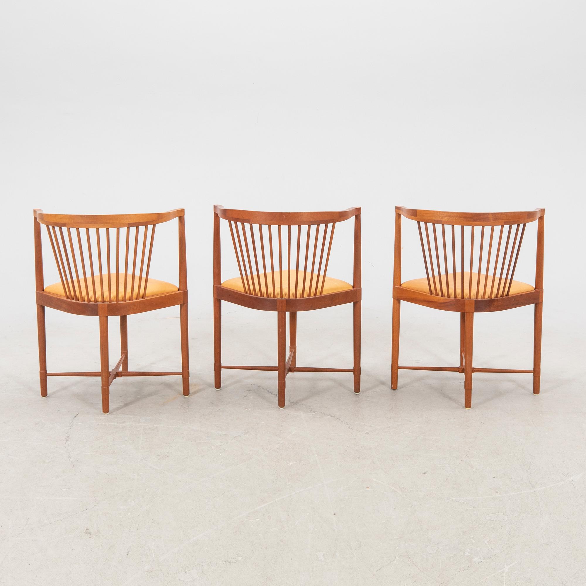 Børge Mogensen, a set of five Ruder Konge mahogany chairs from Sørgeborg Møbelfabrik, Denmark.