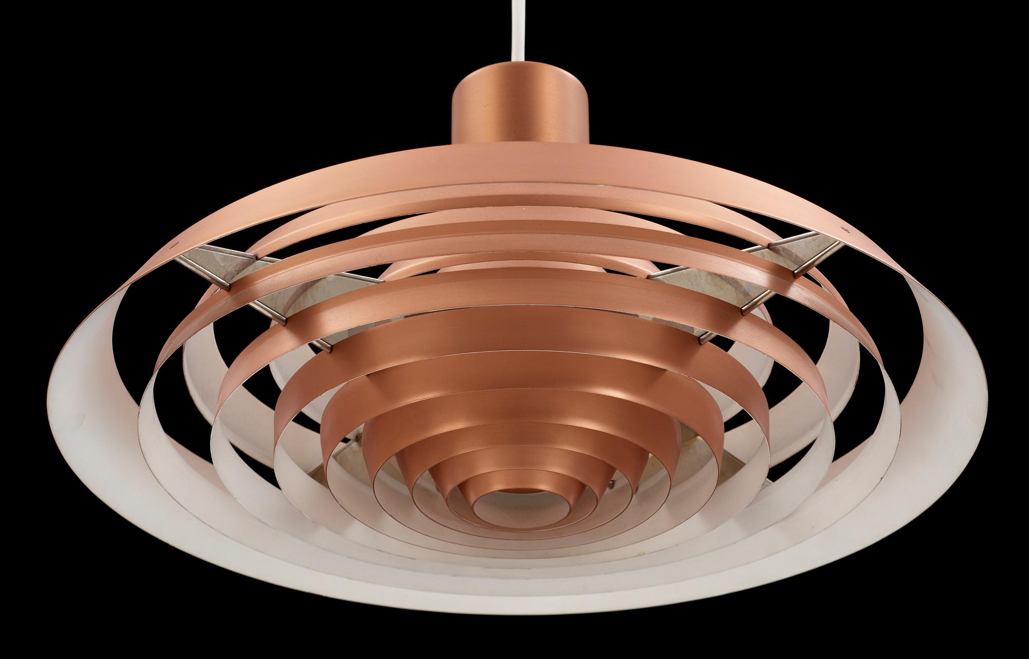 TAKARMATUR, "Tallerkenlampan", Poul Henningsen, Louis Poulsen Danmark. Höjd 22cm.